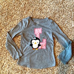 L appliqué penguin shirt